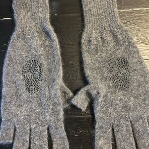 STUDDED SKULL CASHMERE GLOVES - 27 Miles